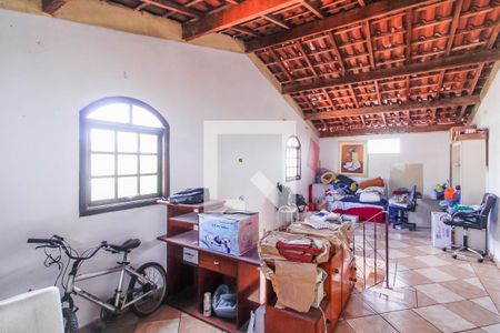 Casa à venda com 150m², 3 quartos e 2 vagas Casa à venda com 150m², 3 quartos e 2 vagasSotão