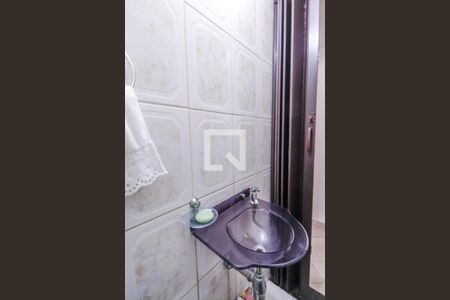 Casa à venda com 150m², 3 quartos e 2 vagas Casa à venda com 150m², 3 quartos e 2 vagasBanheiro 2