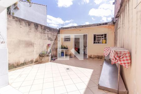 Casa à venda com 150m², 3 quartos e 2 vagas Casa à venda com 150m², 3 quartos e 2 vagasQuintal