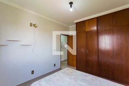 Quarto 1 de apartamento para alugar com 2 quartos, 65m² em Santa Mônica, Uberlândia