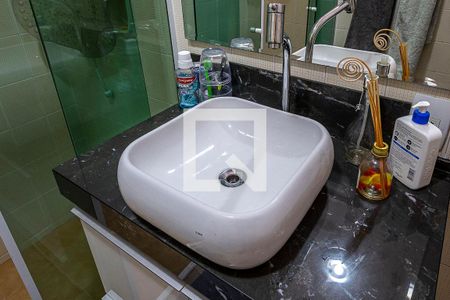 Casa à venda com 86m², 2 quartos e 1 vaga Casa à venda com 86m², 2 quartos e 1 vagaBanheiro