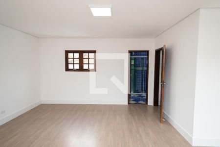 Casa à venda com 200m², 4 quartos e 3 vagasSuíte