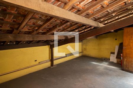 Casa à venda com 200m², 4 quartos e 3 vagasSótão