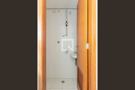 Apartamento à venda com 94m², 3 quartos e 2 vagasBanheiro de Serviço