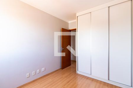 Quarto 1 de apartamento à venda com 3 quartos, 94m² em Vila Firmiano Pinto, São Paulo