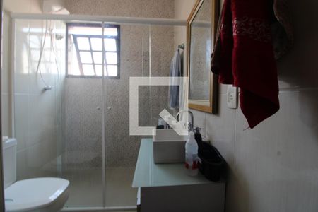 Casa à venda com 270m², 3 quartos e 3 vagasBanheiro comum