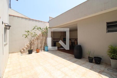 Casa à venda com 270m², 3 quartos e 3 vagasQuintal fundos da casa