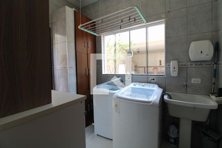 Casa à venda com 270m², 3 quartos e 3 vagasLavanderia