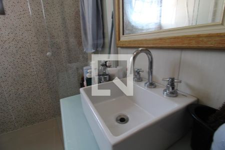 Casa à venda com 270m², 3 quartos e 3 vagasPia banheiro comum