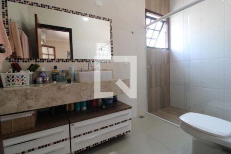 Casa à venda com 270m², 3 quartos e 3 vagasBanheiro da suíte