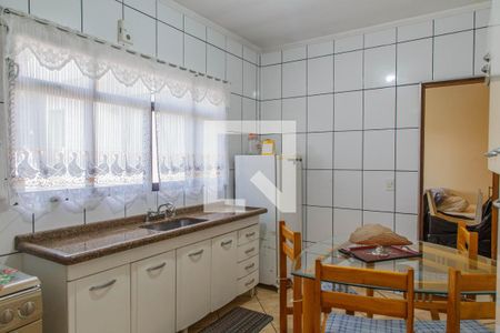 Casa à venda com 400m², 4 quartos e 3 vagas Casa à venda com 400m², 4 quartos e 3 vagasCozinha 2