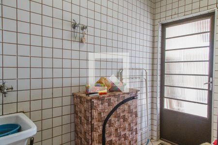 Casa à venda com 400m², 4 quartos e 3 vagas Casa à venda com 400m², 4 quartos e 3 vagasÁrea de Serviço 2