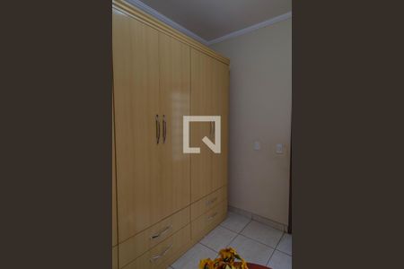 Casa à venda com 400m², 4 quartos e 3 vagas Casa à venda com 400m², 4 quartos e 3 vagasQuarto 4