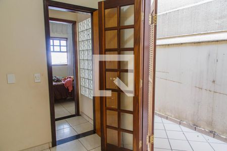 Casa à venda com 400m², 4 quartos e 3 vagas Casa à venda com 400m², 4 quartos e 3 vagasQuarto 4