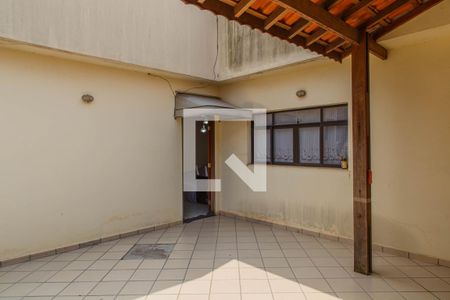 Casa à venda com 400m², 4 quartos e 3 vagas Casa à venda com 400m², 4 quartos e 3 vagasÁrea Externa
