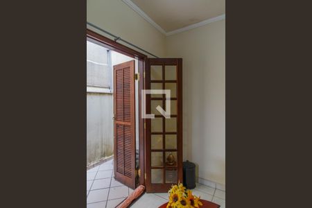 Casa à venda com 400m², 4 quartos e 3 vagas Casa à venda com 400m², 4 quartos e 3 vagasQuarto 4