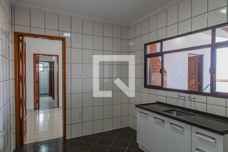 Casa à venda com 400m², 4 quartos e 3 vagas Casa à venda com 400m², 4 quartos e 3 vagasCozinha