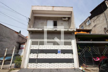 Casa à venda com 150m², 3 quartos e 2 vagas Casa à venda com 150m², 3 quartos e 2 vagasFachada