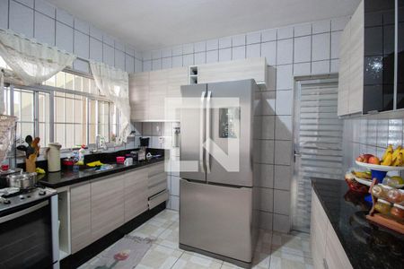 Casa à venda com 150m², 3 quartos e 2 vagas Casa à venda com 150m², 3 quartos e 2 vagasCozinha