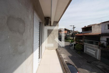 Casa à venda com 150m², 3 quartos e 2 vagas Casa à venda com 150m², 3 quartos e 2 vagasvaranda