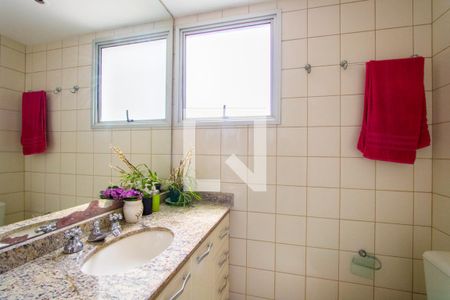 Apartamento à venda com 90m², 4 quartos e 2 vagasBanheiro do quarto 1