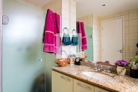 Apartamento à venda com 90m², 4 quartos e 2 vagasBanheiro do quarto 1