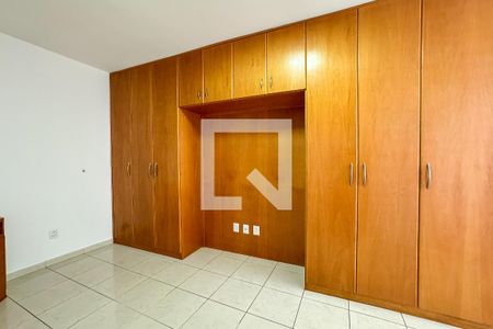 Quarto 2 de apartamento para alugar com 2 quartos, 77m² em Barro Preto, Belo Horizonte