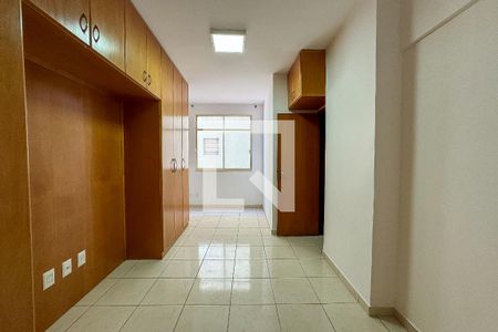 Quarto 2 de apartamento para alugar com 2 quartos, 77m² em Barro Preto, Belo Horizonte