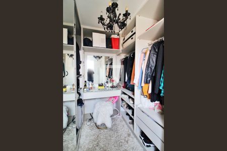 Apartamento à venda com 85m², 2 quartos e 2 vagasCloset da Suíte
