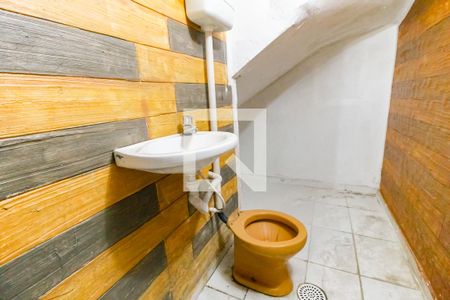Banheiro de casa para alugar com 1 quarto, 25m² em Cidade Intercap, Taboão da Serra