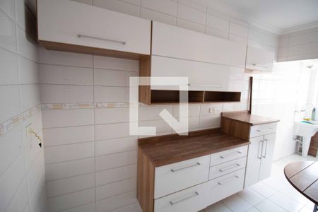 Cozinha de apartamento para alugar com 2 quartos, 87m² em Vila Cláudia, São Paulo