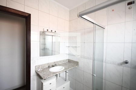 Casa à venda com 220m², 4 quartos e 2 vagasBanheiro