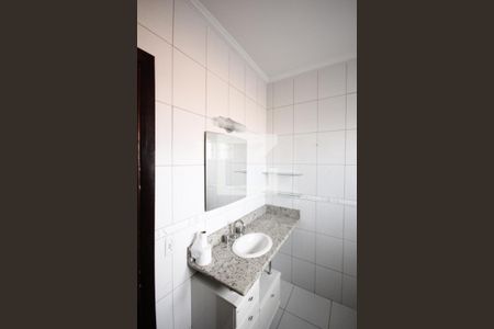 Casa à venda com 220m², 4 quartos e 2 vagasSuíte