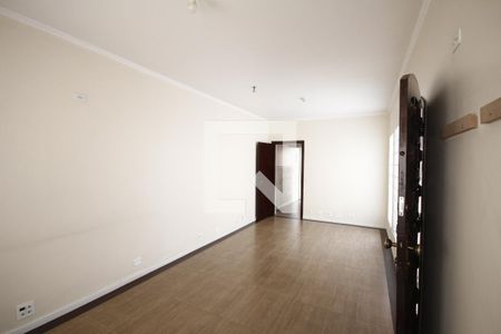Sala de casa à venda com 4 quartos, 220m² em Vila Firmiano Pinto, São Paulo