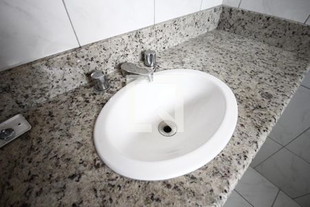 Casa à venda com 220m², 4 quartos e 2 vagasBanheiro