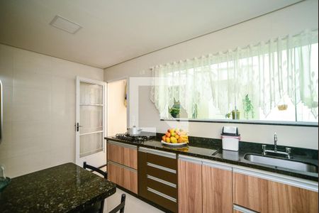 Casa à venda com 110m², 3 quartos e 2 vagas Casa à venda com 110m², 3 quartos e 2 vagasCozinha