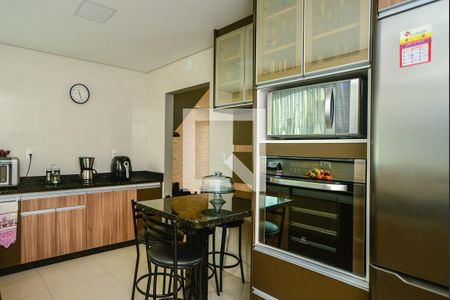 Casa à venda com 110m², 3 quartos e 2 vagas Casa à venda com 110m², 3 quartos e 2 vagasCozinha