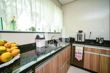 Casa à venda com 110m², 3 quartos e 2 vagas Casa à venda com 110m², 3 quartos e 2 vagasCozinha