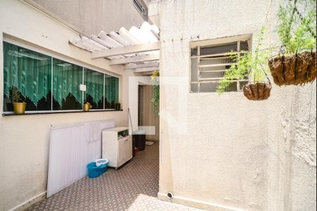 Casa à venda com 110m², 3 quartos e 2 vagas Casa à venda com 110m², 3 quartos e 2 vagasQuintal