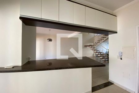 Casa de condomínio para alugar com 250m², 3 quartos e 3 vagasCozinha