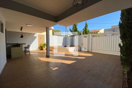Casa de condomínio para alugar com 250m², 3 quartos e 3 vagasGaragem/Piscina