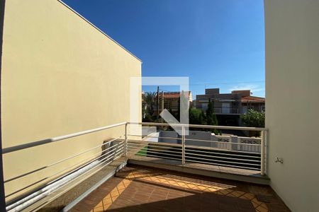 Casa de condomínio para alugar com 250m², 3 quartos e 3 vagasVaranda Suite 1