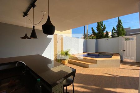 Casa de condomínio para alugar com 250m², 3 quartos e 3 vagasÁrea gourmet/Piscina