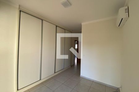 Casa de condomínio para alugar com 250m², 3 quartos e 3 vagasSuite 1