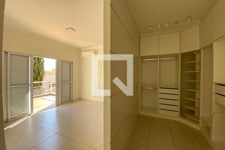 Casa de condomínio para alugar com 250m², 3 quartos e 3 vagasCloset da suíte 2