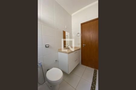 Casa de condomínio para alugar com 250m², 3 quartos e 3 vagasBanheiro