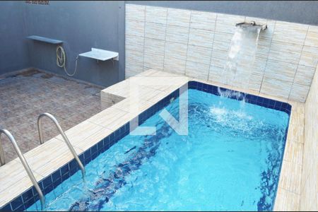 Casa para alugar com 100m², 2 quartos e 1 vagaÁrea comum - Piscina