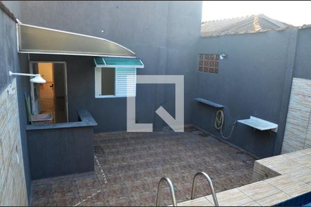 Casa para alugar com 100m², 2 quartos e 1 vagaÁrea comum - Piscina