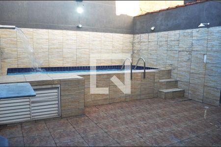 Casa para alugar com 100m², 2 quartos e 1 vagaÁrea comum - Piscina