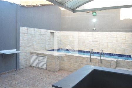 Casa para alugar com 100m², 2 quartos e 1 vagaÁrea comum - Piscina